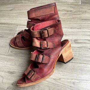Freebird By Steven The Quail Leather Buckle Gladiator Heel Sandal Burgundy SZ 8